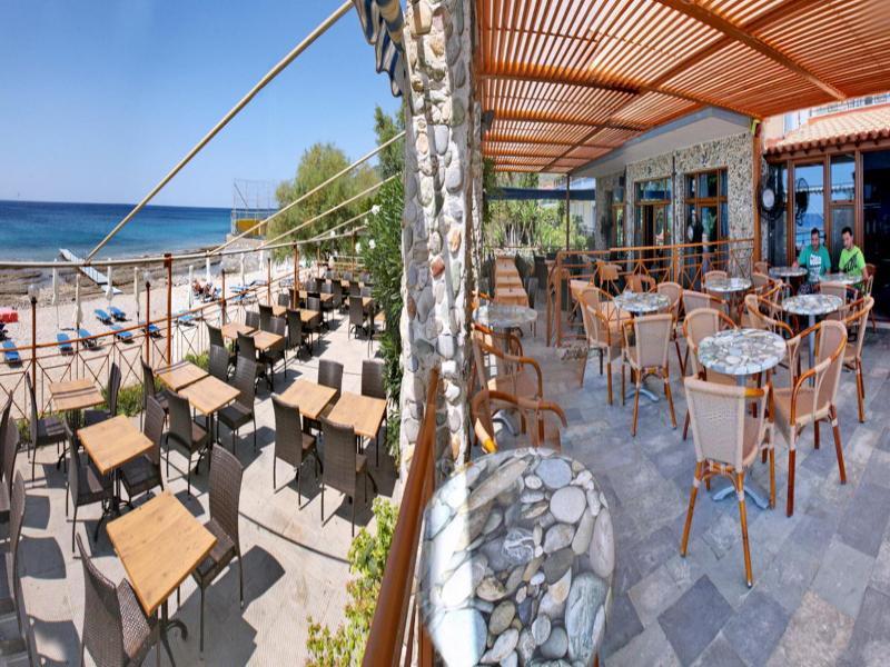 Pebble Beach Hotel Plomari Extérieur photo