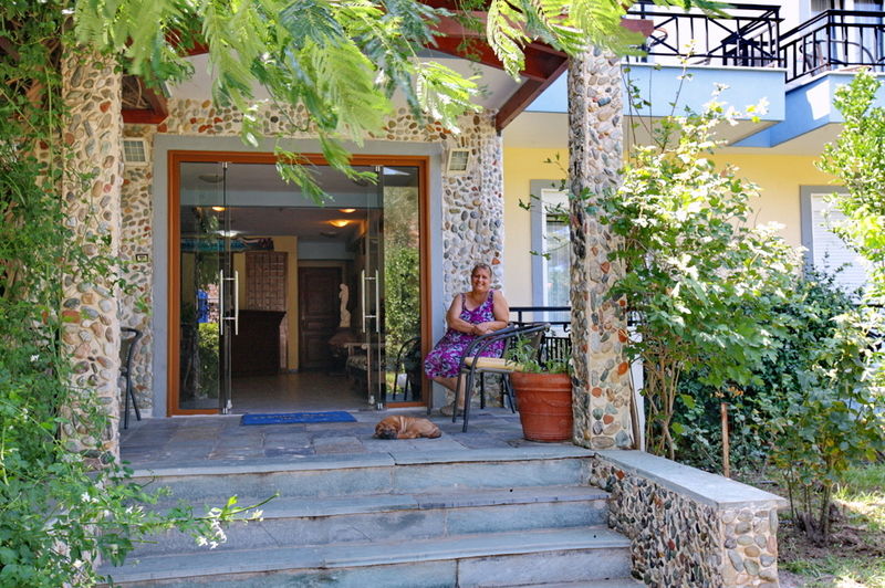 Pebble Beach Hotel Plomari Extérieur photo