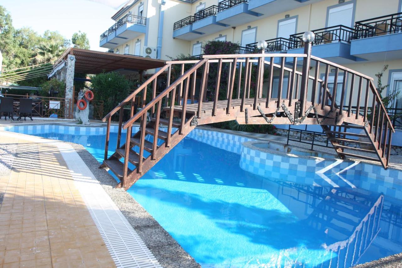 Pebble Beach Hotel Plomari Extérieur photo