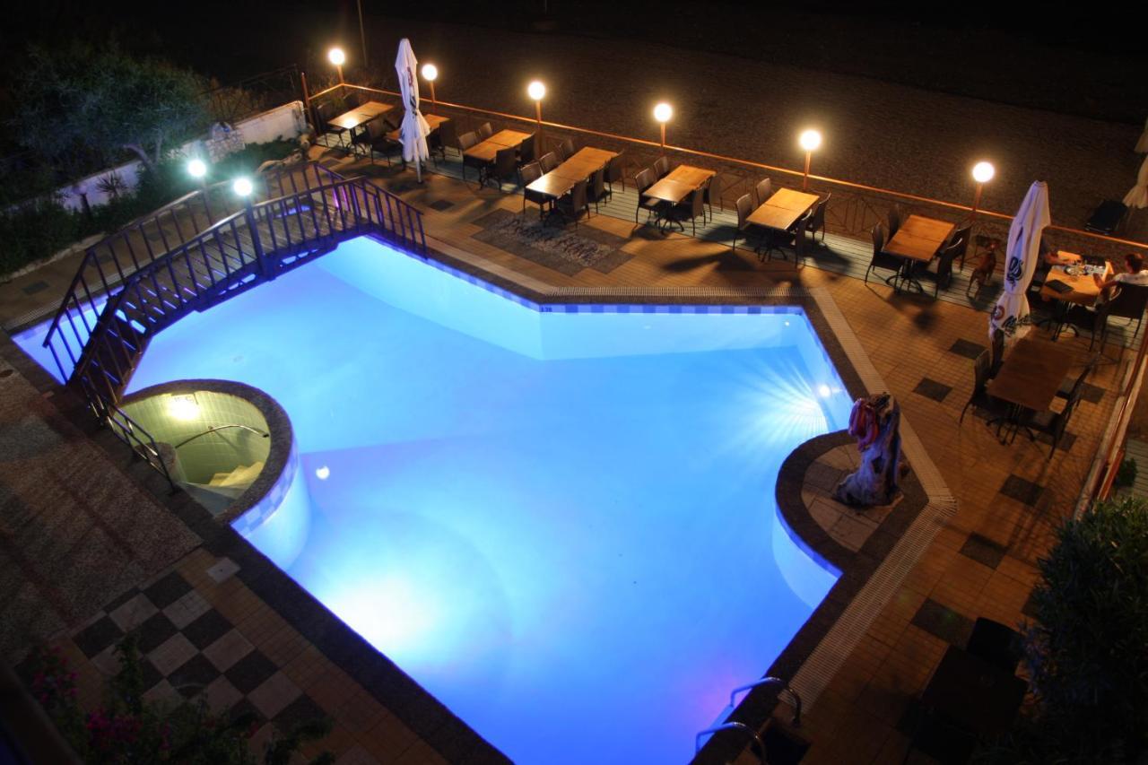 Pebble Beach Hotel Plomari Extérieur photo