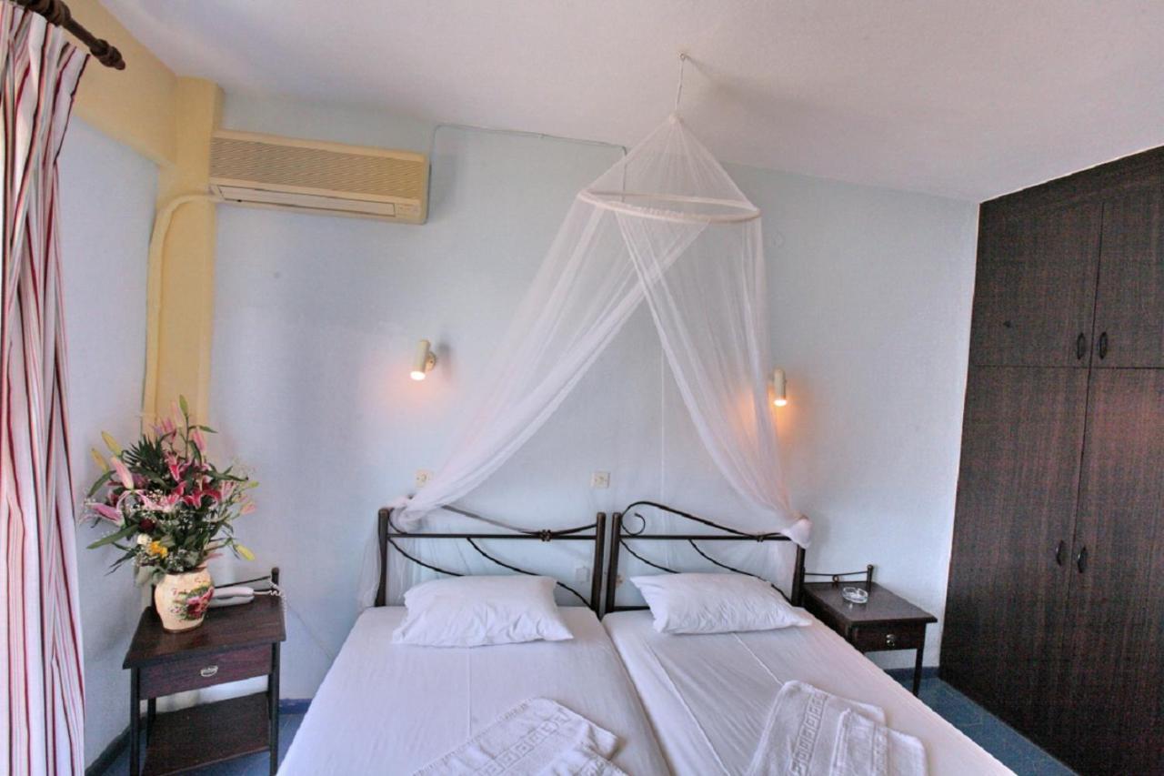 Pebble Beach Hotel Plomari Extérieur photo