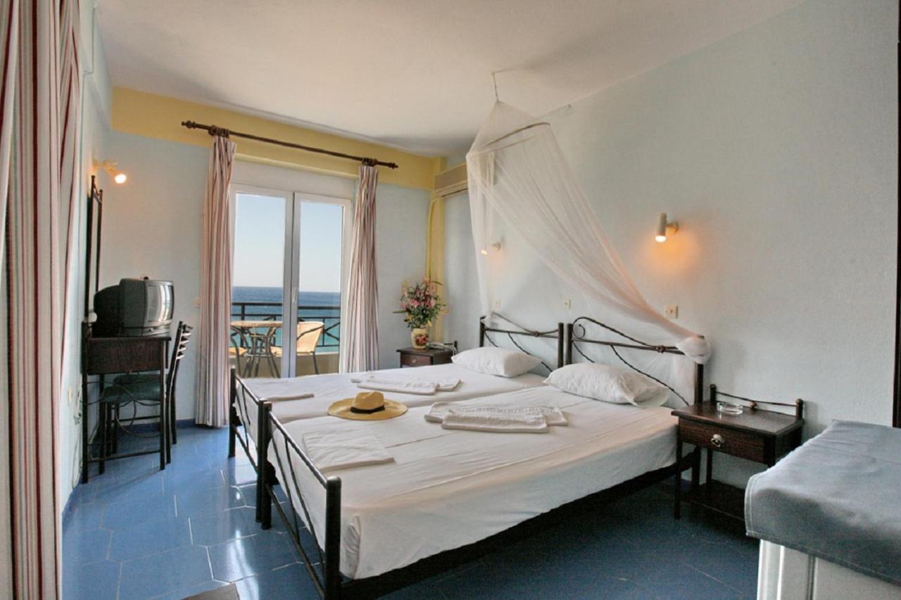 Pebble Beach Hotel Plomari Extérieur photo