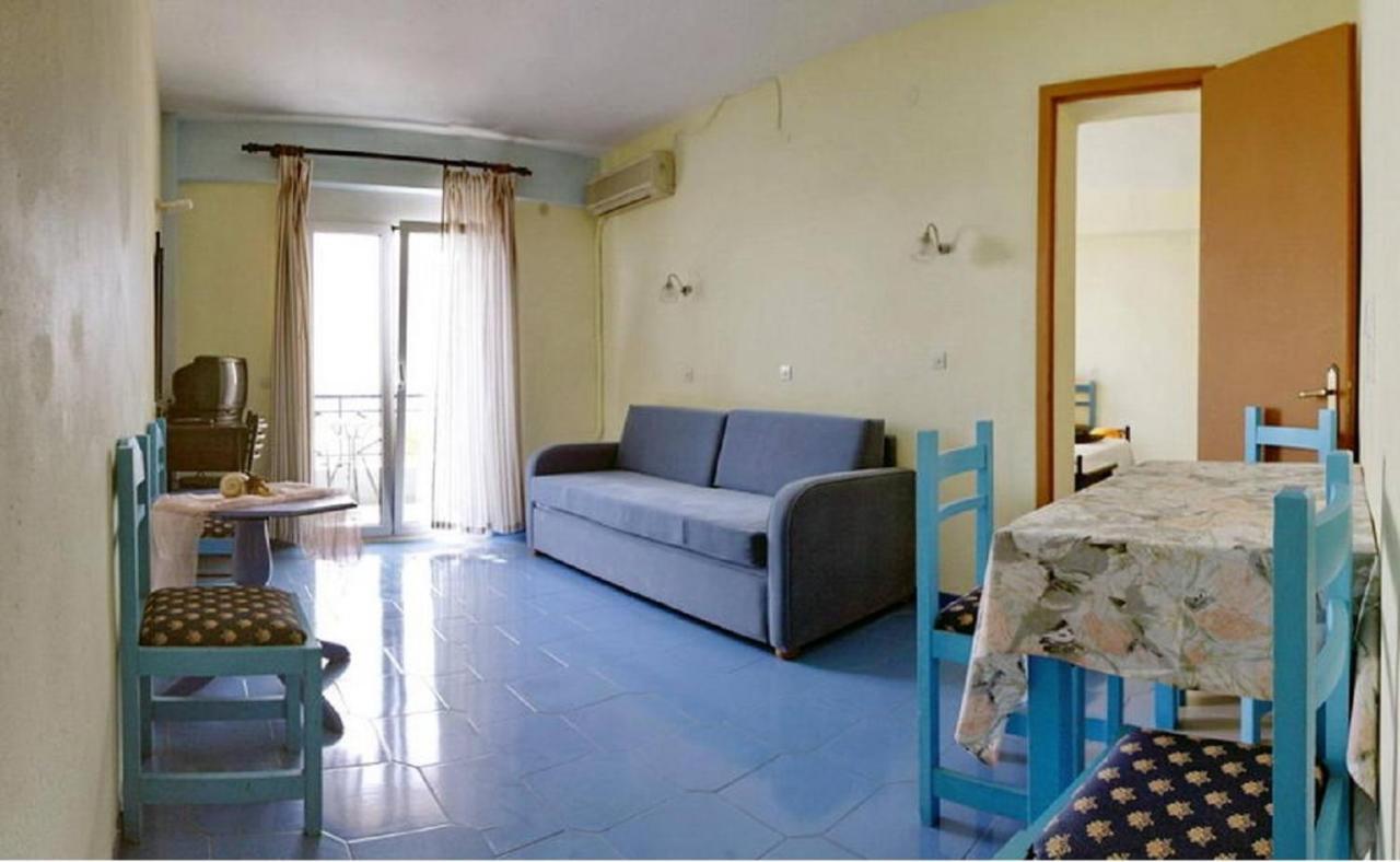 Pebble Beach Hotel Plomari Extérieur photo