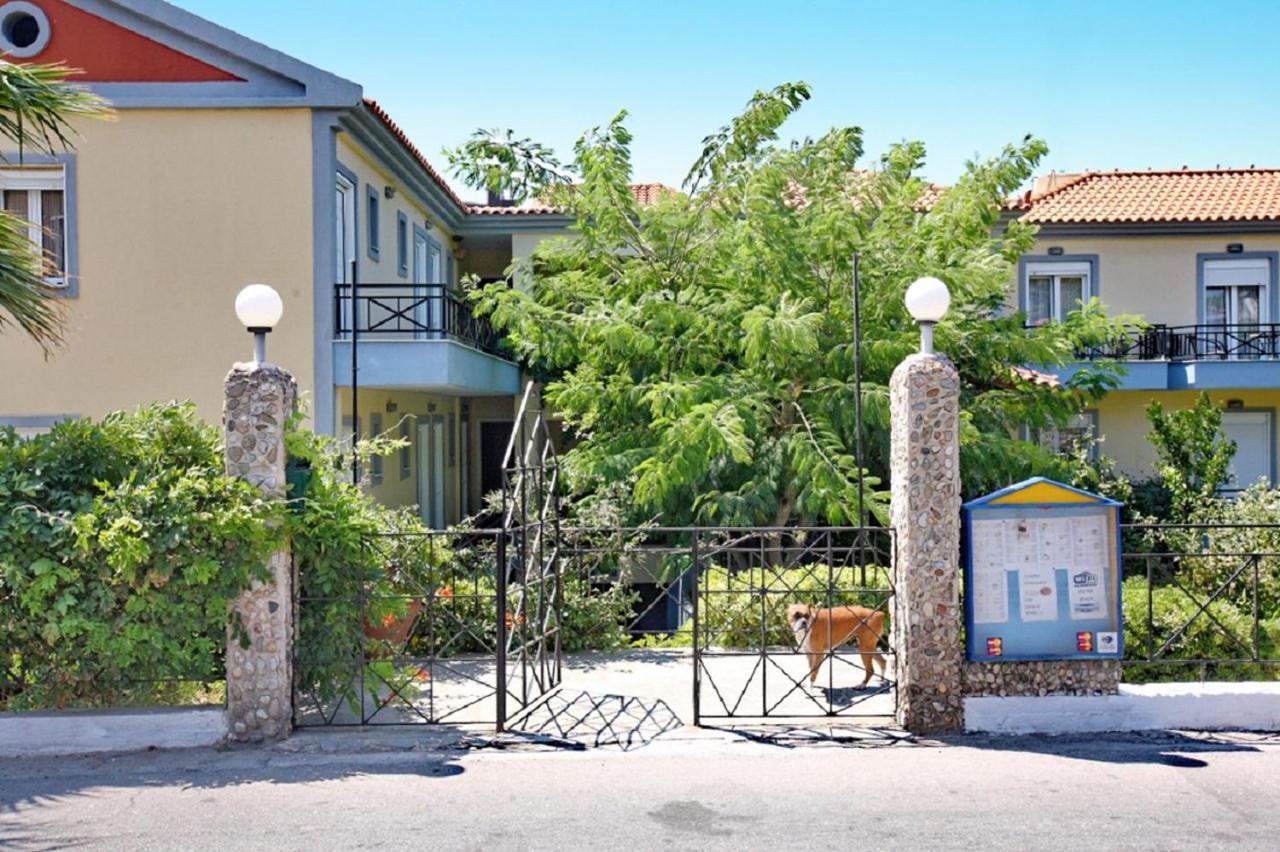 Pebble Beach Hotel Plomari Extérieur photo