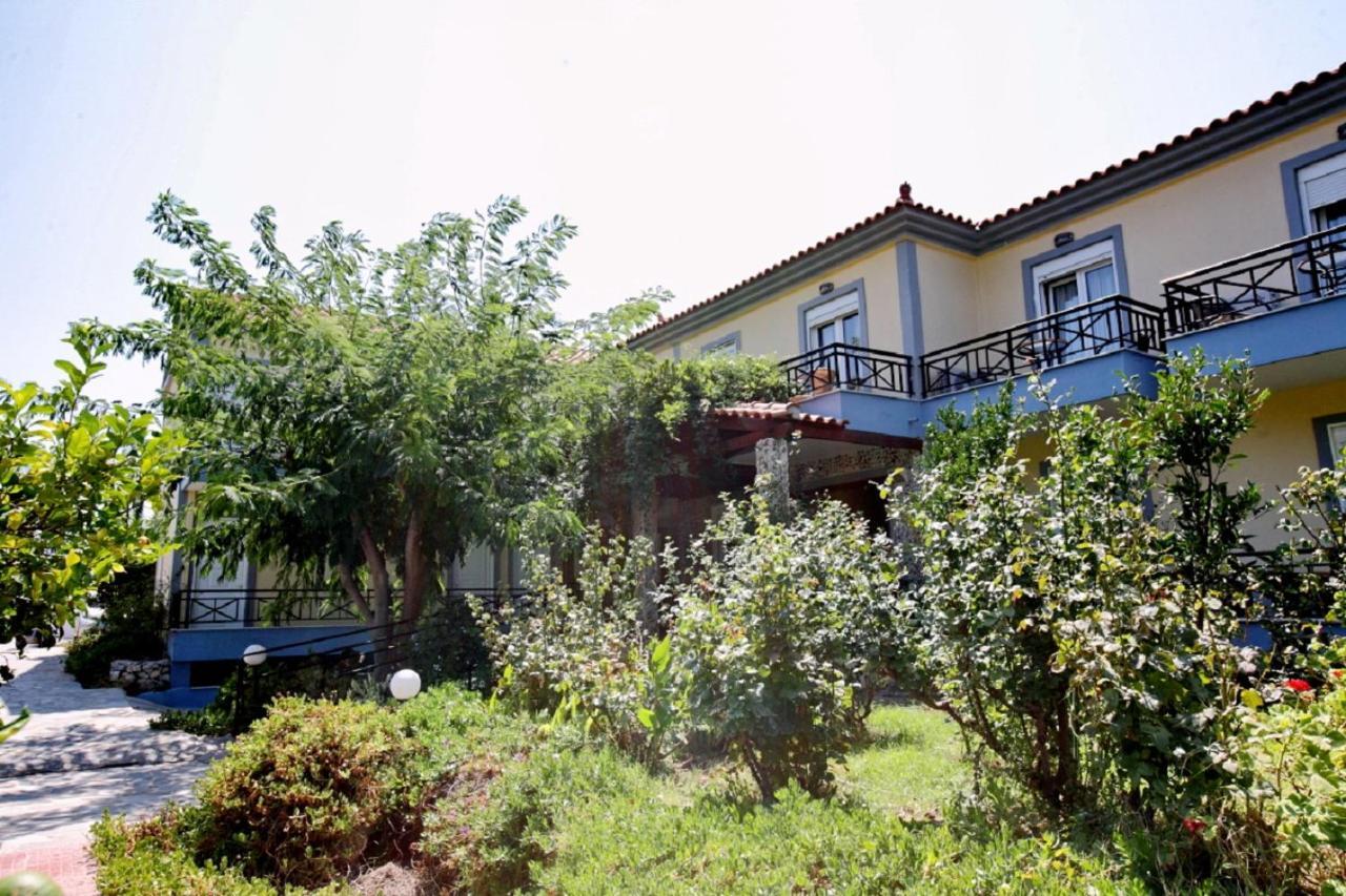 Pebble Beach Hotel Plomari Extérieur photo