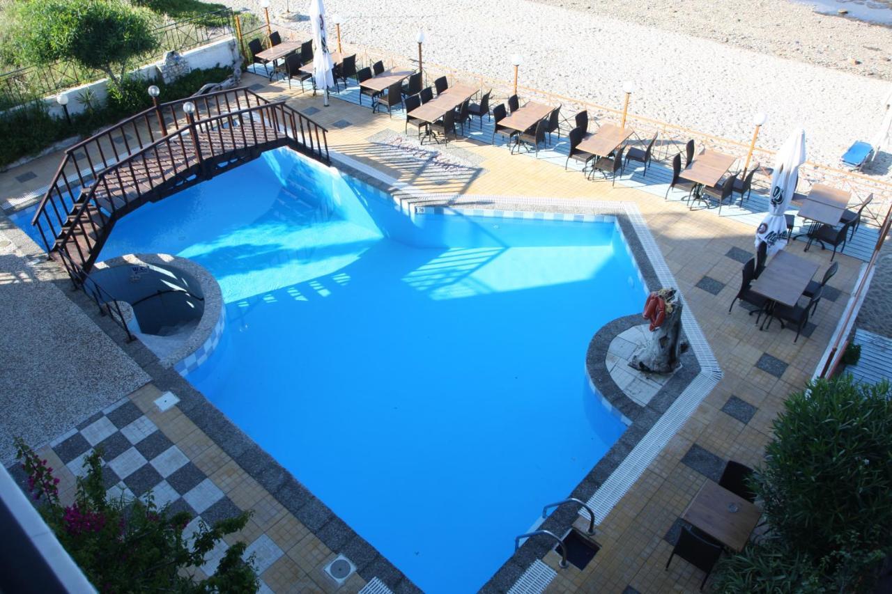Pebble Beach Hotel Plomari Extérieur photo