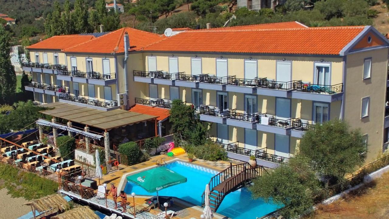 Pebble Beach Hotel Plomari Extérieur photo